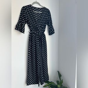 Jumpsuit black&white comes in size S, very good condition